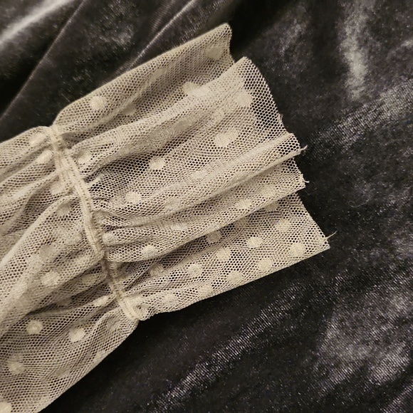 Velvet and Lace Midi Dress - Picture 5 of 6